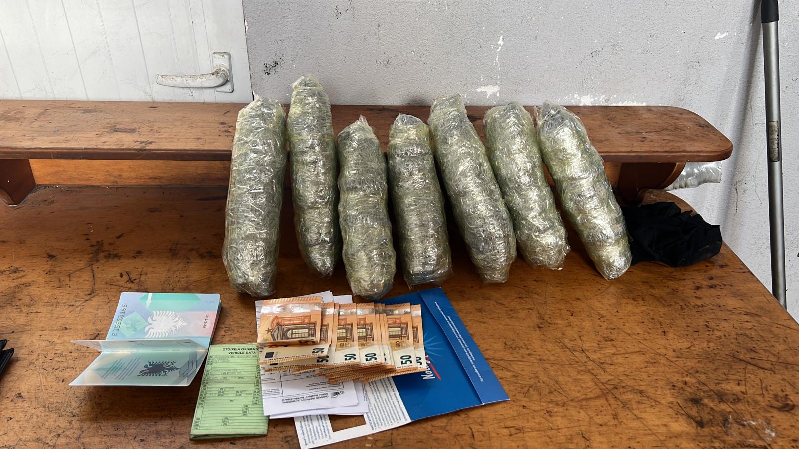 Sekuestrohen 2 kg kanabis, “pronari” tentoi të korruptojë policët: Destinacioni