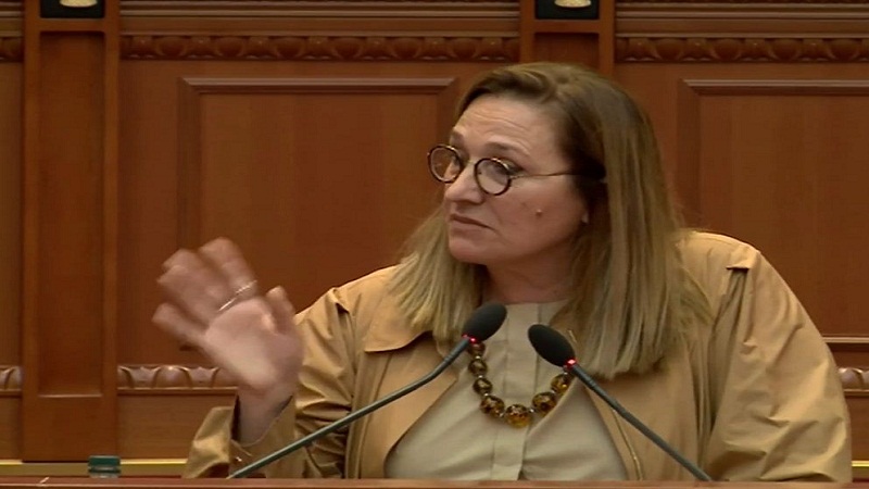 Nga Këshilli i Bashkimit te formimi i Këshillit të të Urtëve, propozimet e Flutura Açkës për zgjidhjen në PD