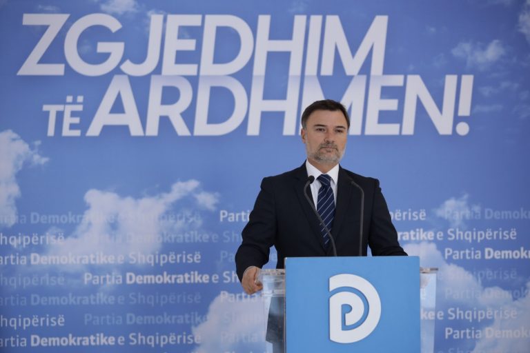 Nuk mbështetën platformën e tij për bashkim, Alibeaj reagon ndaj Komisionit të Rithemelimit: Ndjekin verbazi udhëzimet e idhujve!