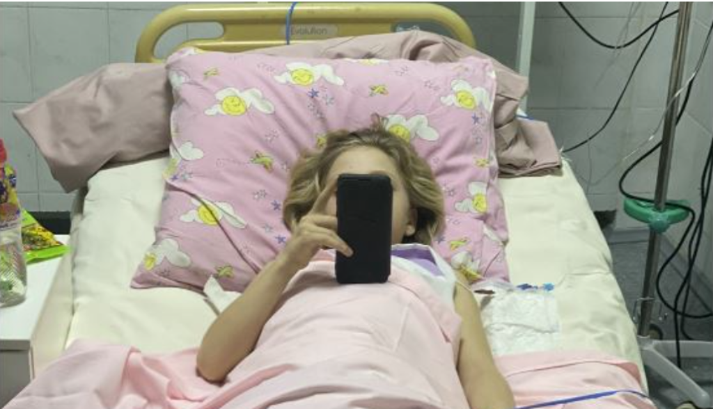 Vogëlushja ukrainase humbi nënën dhe këmbët e saj gjatë sulmit te stacioni i trenit