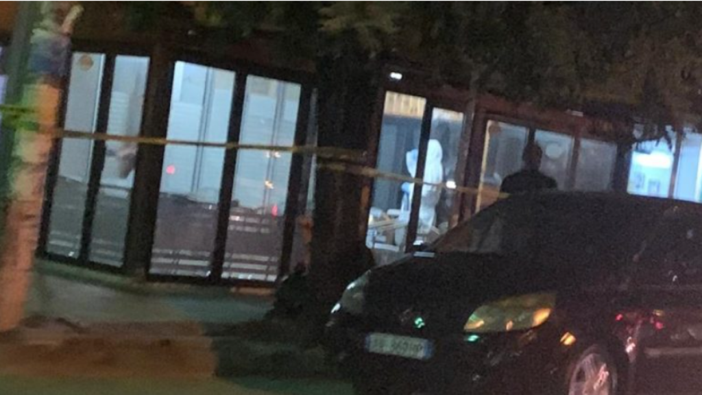 Sherr në një lokal, dy të rinjtë kërcënojnë me armë zjarri ish-policin