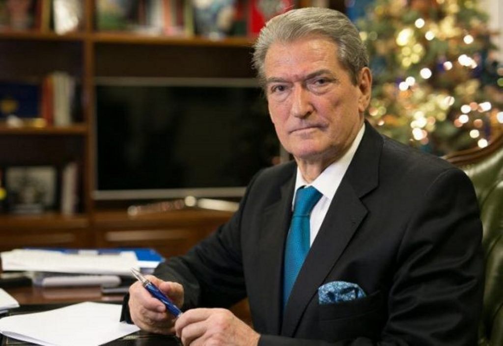 77 vjeç dhe në top formë, Berisha zbulon “sekretin”: Sot kam bërë 8 mijë hapa …