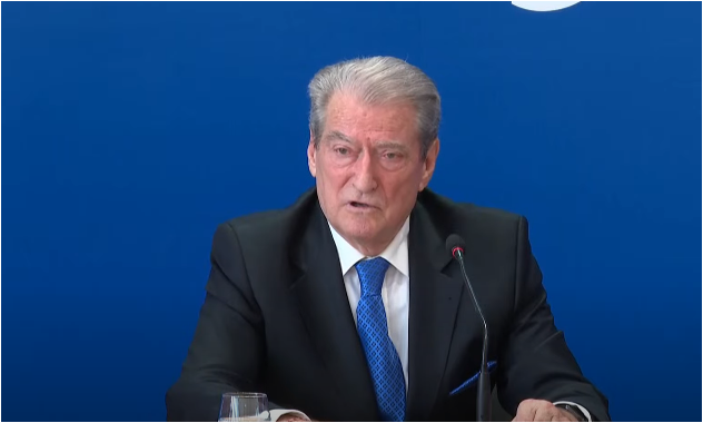 Sulmet ndaj policisë në veri të Kosovës, reagon Berisha: Urdhërohen nga serbomadhi Vuçiç