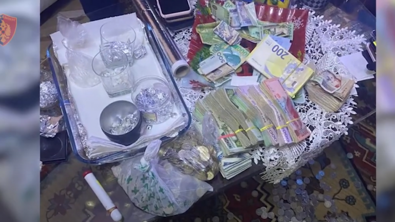 Operacioni anti-drogë në Korçë/ Në pranga 31 persona, 70 të tjerë nën hetim! (EMRAT)