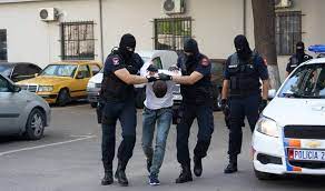 Prostituonin të rejat rumune duke i joshur si të “dashur të mirë”, pranga 20 personave