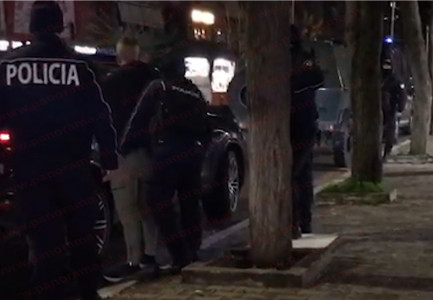 Atentati ndaj Nuredin Dumanit/ FNSH kontrolle ndaj makinave luksoze