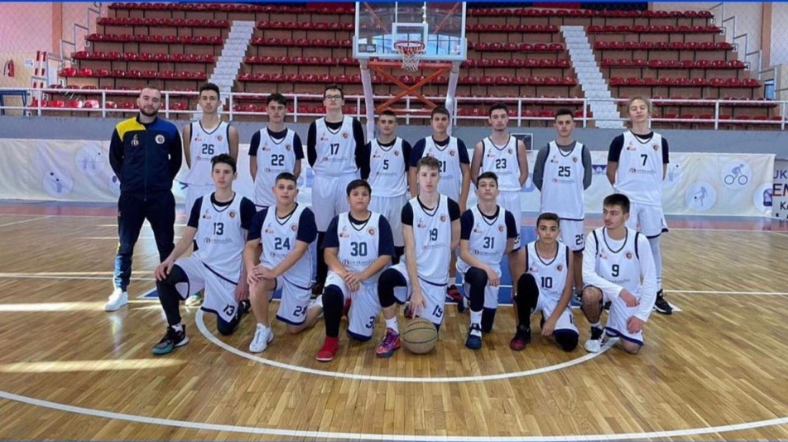 Juvenilia Basket U16 fiton derbin, shkon në gjysmëfinalen e Kampionatit Kombëtar (FOTO+VIDEO)