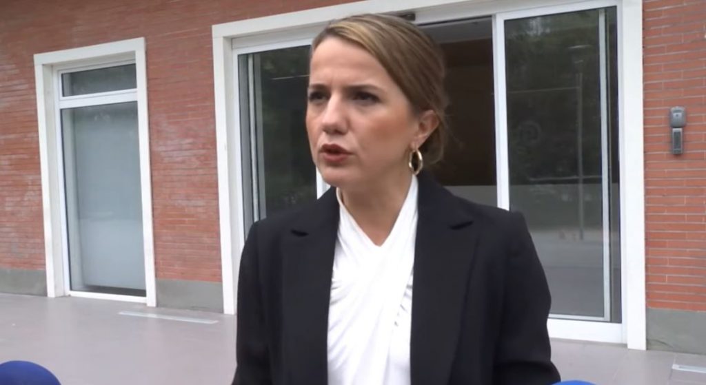 Rudina Hajdari kthehet në PD, por nuk është për Berishën në krye të saj