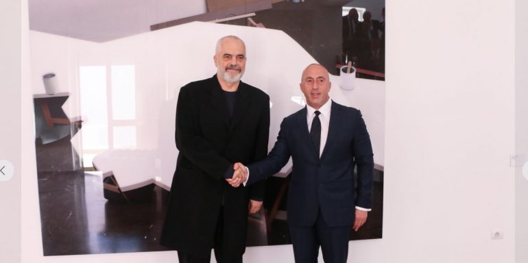 Haradinaj takohet me Ramën: Bashkëbiseduam për projektin e hekurudhës Prishtinë-Durrës