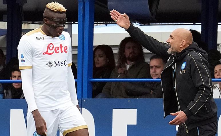 Humbja solli vendimin ekstrem, te Napoli plas… grushti