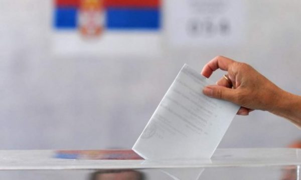 Sot mbahen zgjedhjet në Serbi, shqiptarët pretendojnë të paktën tre deputetë