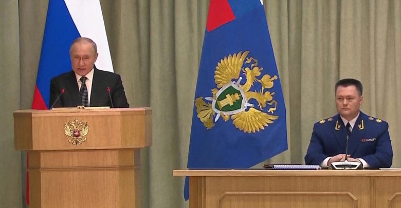 Putin akuzon Perëndimin se po tenton të vrasë gazetarët rusë