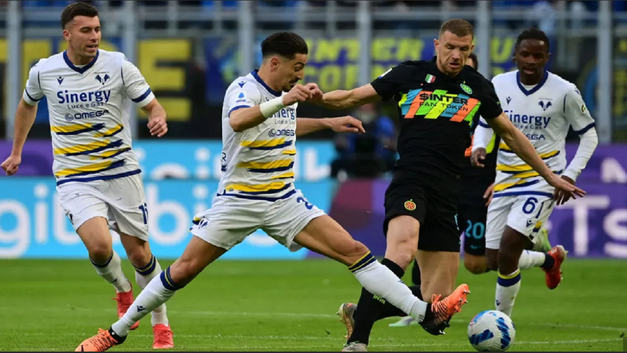 Ndodh në Serinë A/ Donin të nderonin legjendën e klubit, por harruan shiritat e zinj në hotel