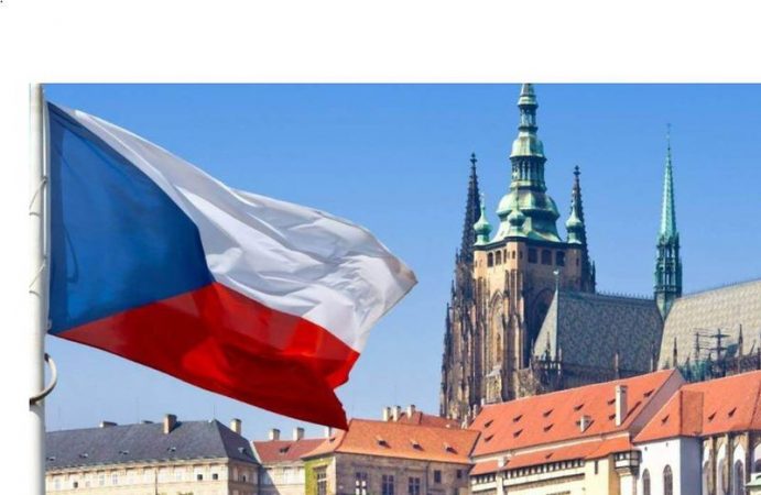 U mbyll pas sulmit rus në Ukrainë, Çekia rihap ambasadën e saj në Kiev