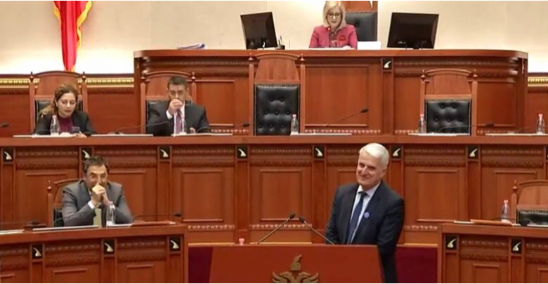 Pandeli Majko merr mandatin e lënë nga Alqi Bllako, betohet në Kuvend