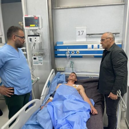 Parandalohet tragjedia, ish-sulmuesi i Laçit dhe i Burrelit pëson atak kardiak në mes të ndeshjes