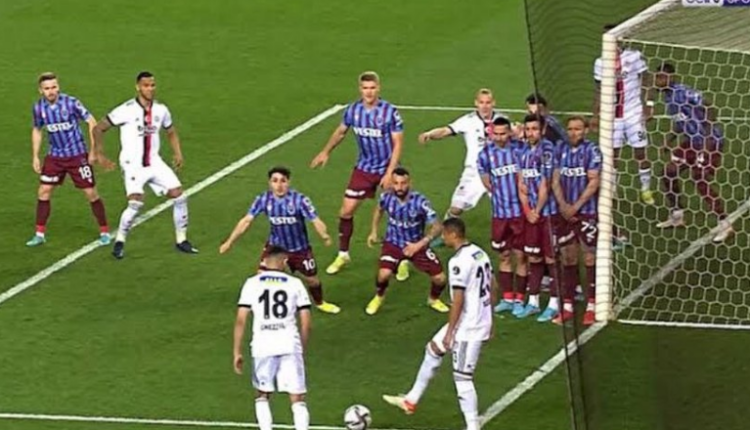 Qesharake/ Arbitri në Turqi shpik një rregull të ri që të mos rrezikohet porta e Trabzonsporit, Besiktas kërkon të përsëritet ndeshja prapë nga e para