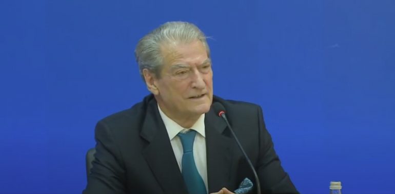 Berisha: Ambasadorja Kim po ndërhyn në procesin gjyqësor të PD-së