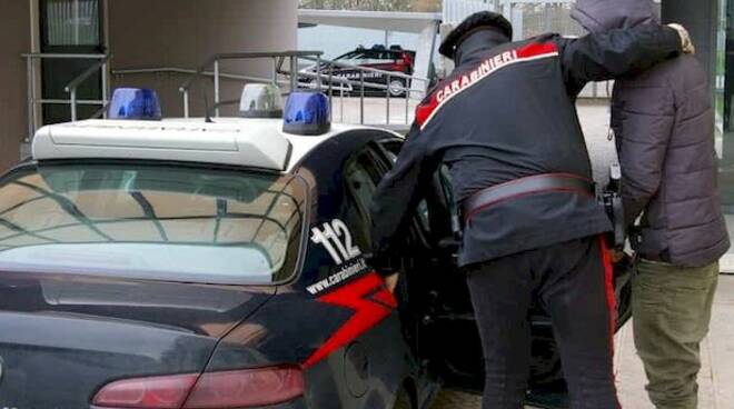 I dënuar me 10 vite burg për drogë, 30-vjeçari shqiptar kapet në Itali