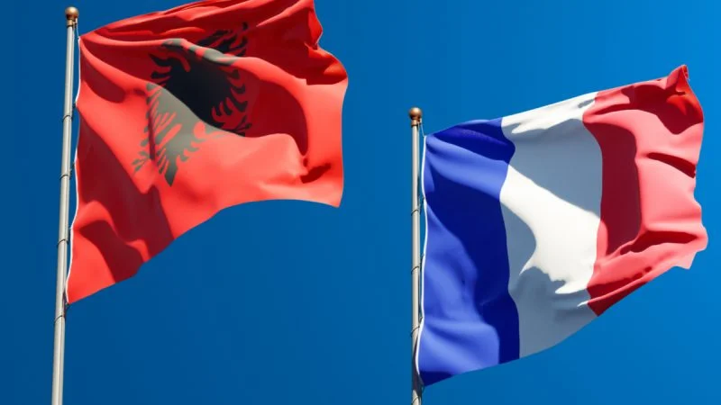 Covid-19/ Franca fut Shqipërinë në listën e vendeve jeshile