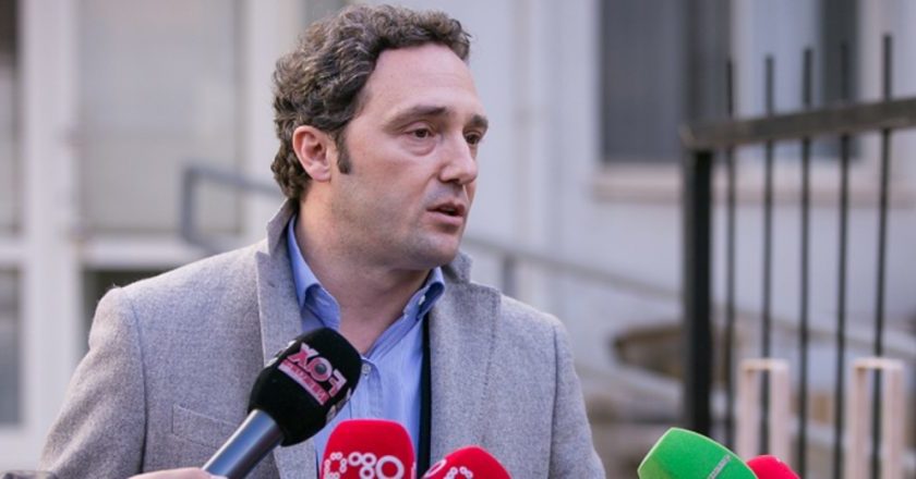 Bardh Spahia fillon “spastrimet”, pushon dy administratorë. Reagon i shkarkuari: Shkresa me tone kërcënuese