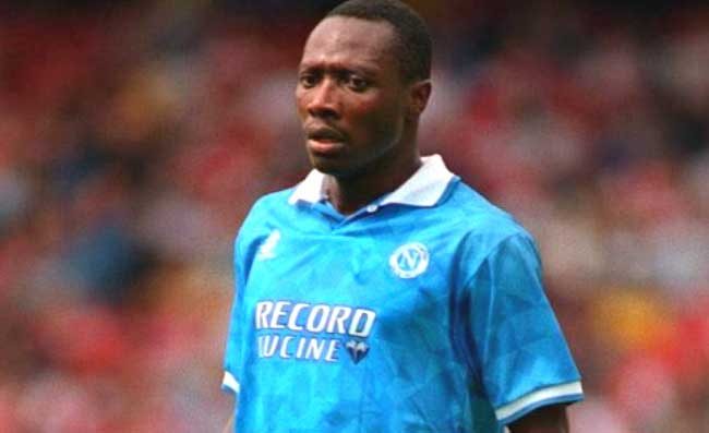 U përplas me një autobus, ndërron jetë ish-futbollisti i Napolit dhe i Realit