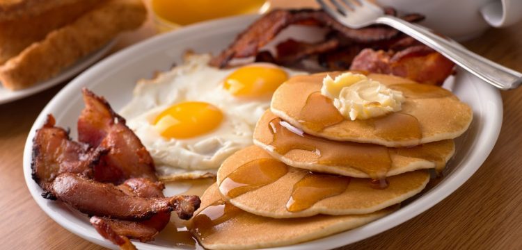 Disa gabime që bëni kur hani mëngjes, ja çfarë duhet të shmangni