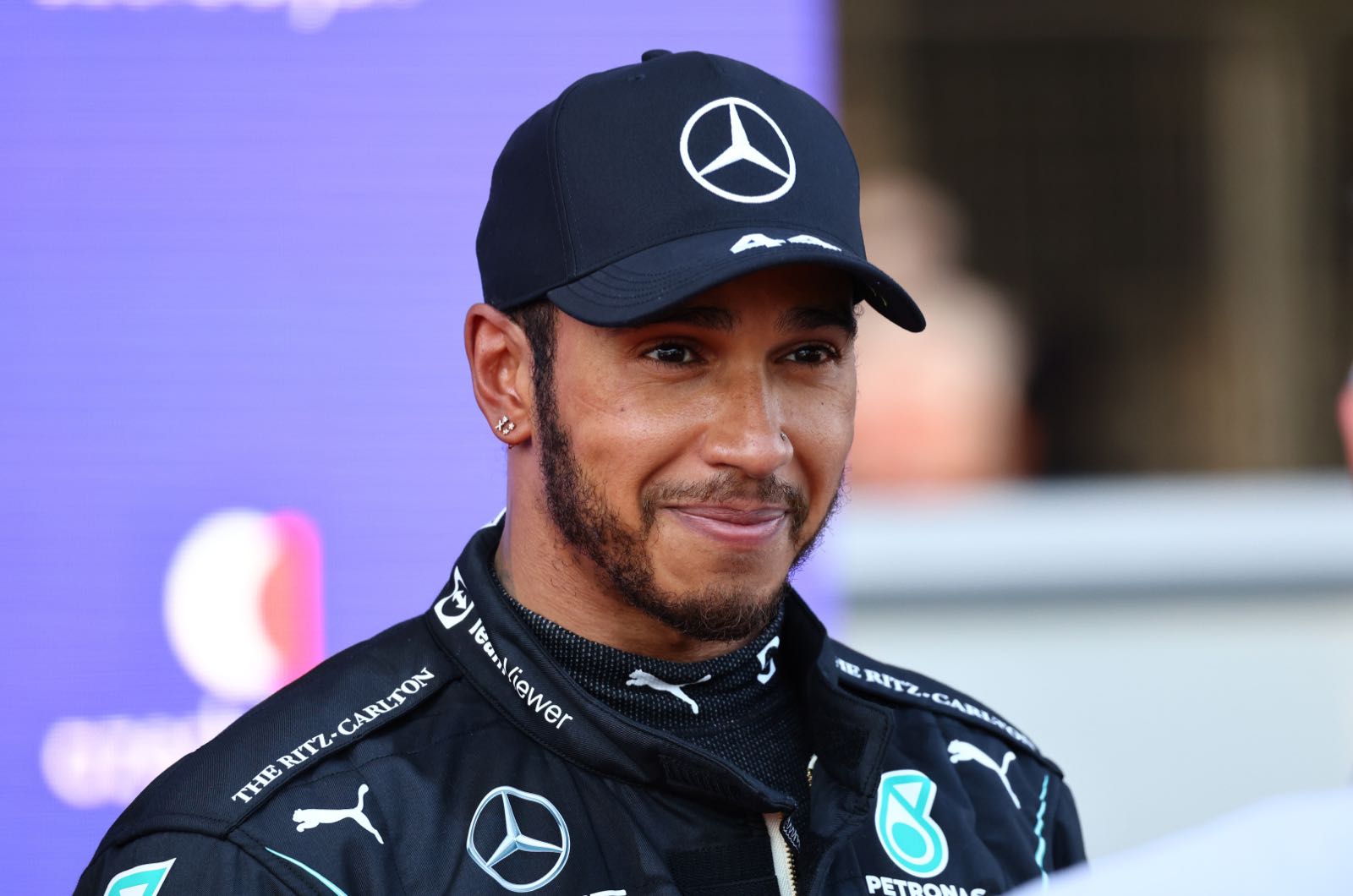 “Xhaxhai im ishte tifoz i Chelsea-t”, Hamilton konfirmon lajmet dhe i kundërpërgjigjet Verstappen
