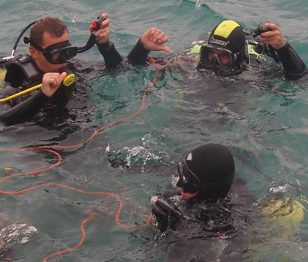 Asnjë gjurmë për 10-vjeçarin e humbur, zhytësit e Pashalimanit në kërkim të fëmijës në lumë