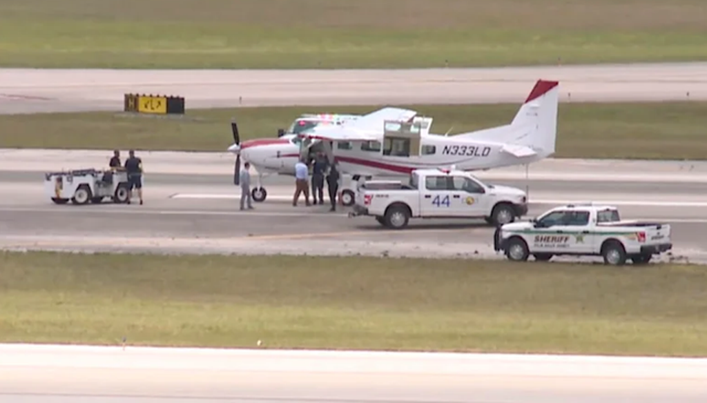 Pilotit i bie të fiktë, pasagjeri bën të jashtëzakonshmen