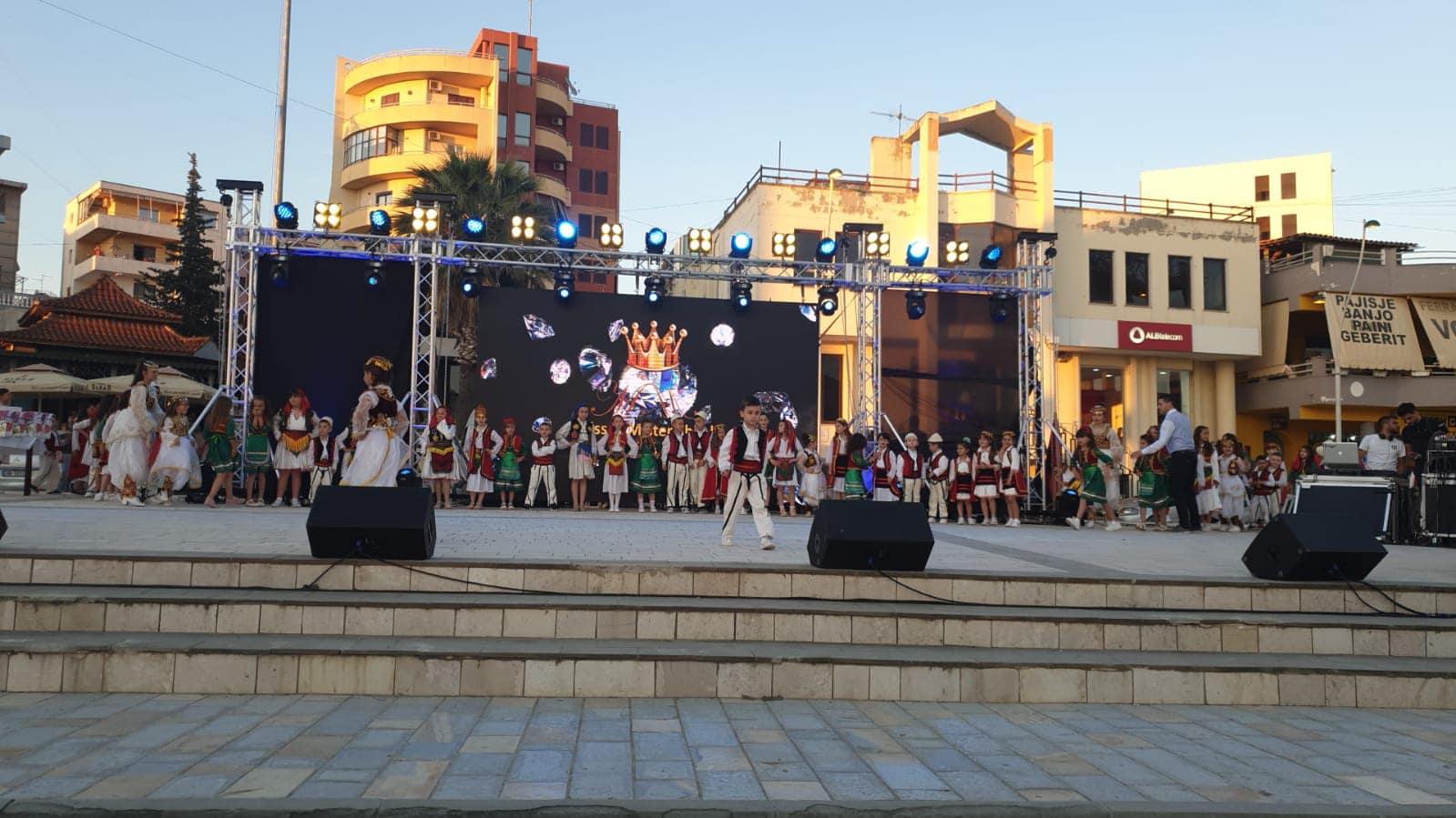 Shpallen “Miss dhe Mister Shijaku 2022”, Arbana: Po gjallërohet jeta kulturore dhe artistike e qytetit (FOTO)