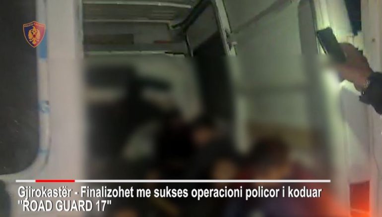 Po transportonin 11 emigrantë të paligjshëm, arrestohen dy të rinj nga Durrësi