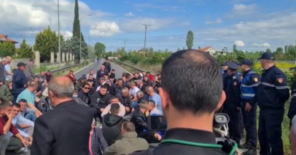 Protestat japin efekt, bëhet sërish me dy sense lëvizjeje rruga e Rinasit