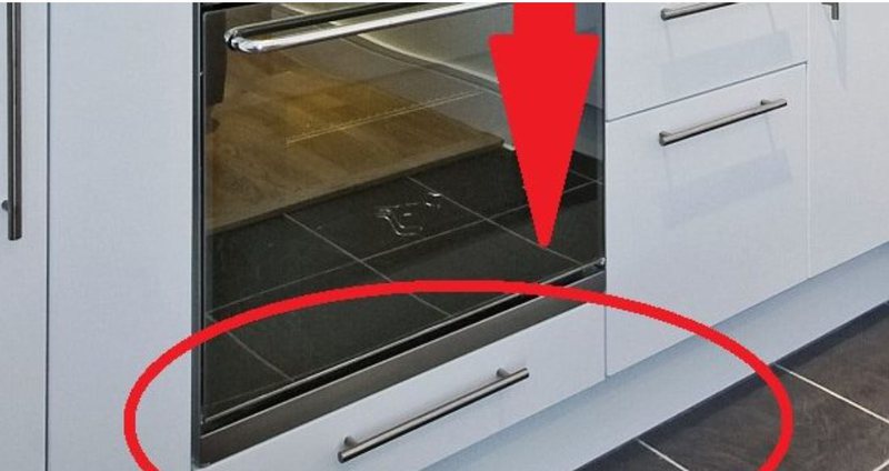 E keni çuar gjithmonë dëm, nuk jua merr mendja për çfarë shërben sirtari poshtë furrës