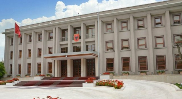 Presidenti i ri/ Mblidhet sot Konferenca e Kryetarëve