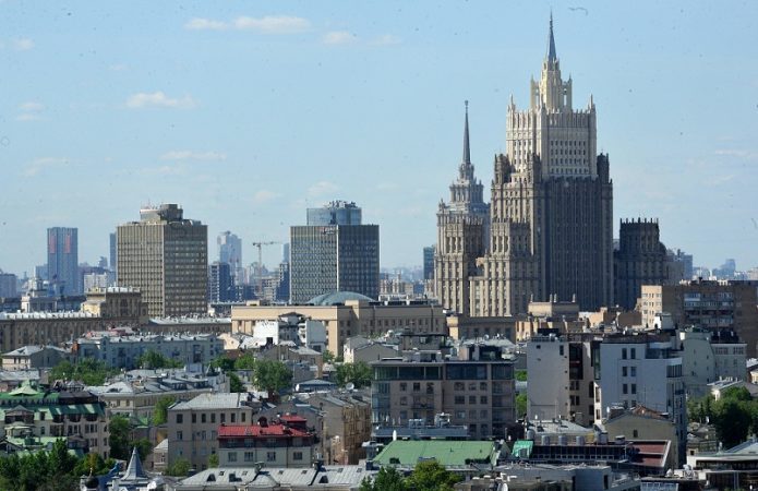 Moska vendos mbi 60 sanksione të reja, ndalon hyrjen e kryeministrit dhe ministrave japonezë