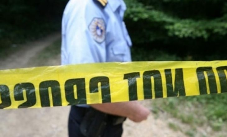 “Kundërmonte erë e keqe”, policia thyen derën dhe gjen të vdekur shqiptarin brenda banesës së tij
