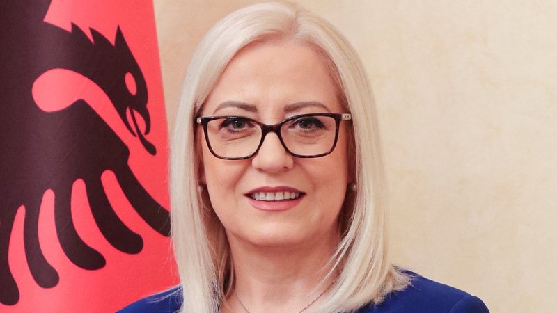 “Sa më të denja kushtet e punës dhe paga”, Lindita Nikolla: Historia e vërtetë e Shqipërisë është historia e njerëzve të punës!