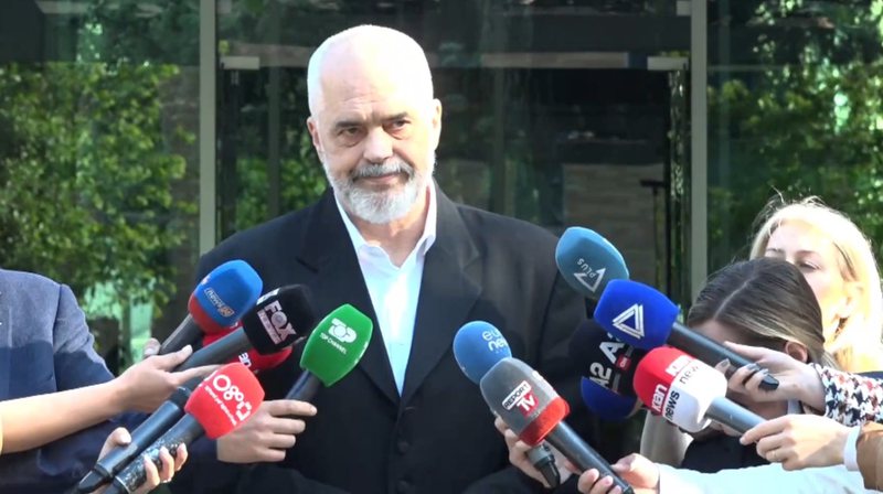 A do t’i ndalojë Shqipëria turistët rusë pas apelit të Zelenskyt? Rama tregon qëndrimin e tij