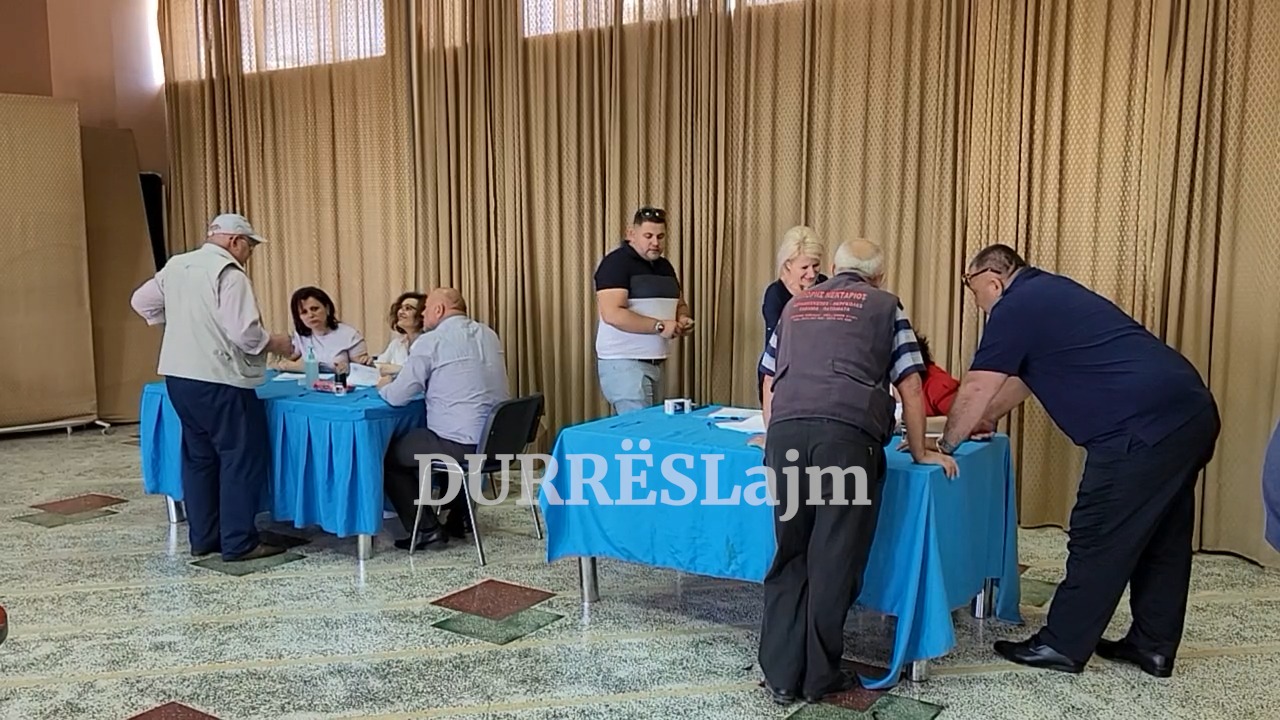 Durrës, nis procesi i votimit për zgjedhjen e kryetarit të ri të PD-së (VIDEO)