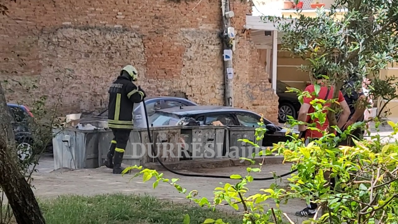 Digjet kazani me mbeturina pranë bashkisë Durrës (VIDEO)