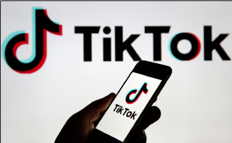 I mituri gjendet i vdekur në dhomë/ Dyshohet se po bënte sfidën vdekjeprurëse në “TikTok”