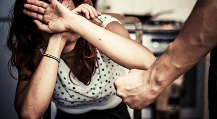 Dhunoi motrën e tij, arrestohet 40-vjeçari