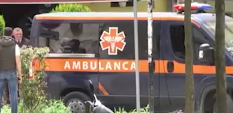 Vrau me thikë 60-vjeçarin, arrestohet i riu, bien në pranga edhe 5 të tjerë (AKUZAT)