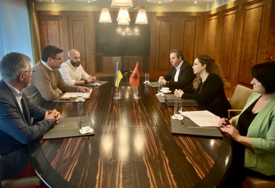 Ministri i Jashtëm ukrainas: Jemi mirënjohës për përpjekjet e Shqipërisë për paqen në Ukrainë! Mbështesim integrimin në BE