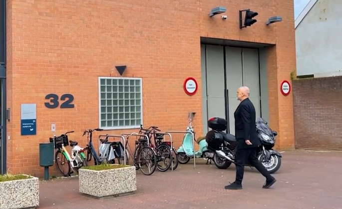 Rama viziton në paraburgim ish-presidentin e Kosovës Hashim Thaçi (VIDEO)