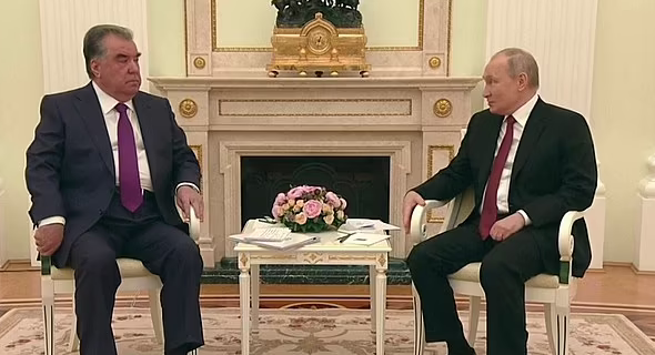 Shtohen dyshimet mbi shëndetin e Putinit, ja çfarë bëri presidenti rus që vuri në siklet homologun taxhikistanas (VIDEO)
