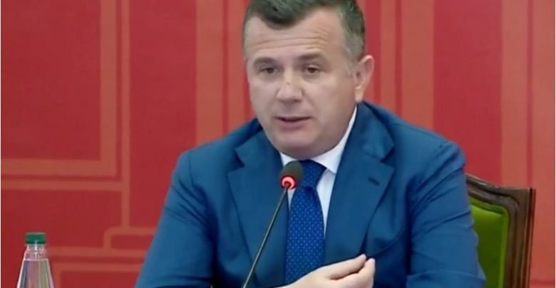 “I qëndrojmë paktit!”, Balla i përgjigjet Alibeajt: Deri të dielën keni të drejtë të sillni dy emra kandidatësh për President