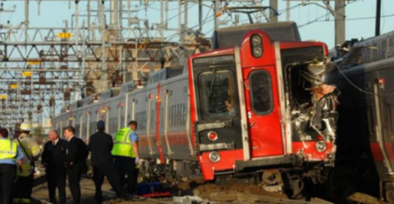 Përplasen dy trenat, 85 persona të plagosur e një viktimë