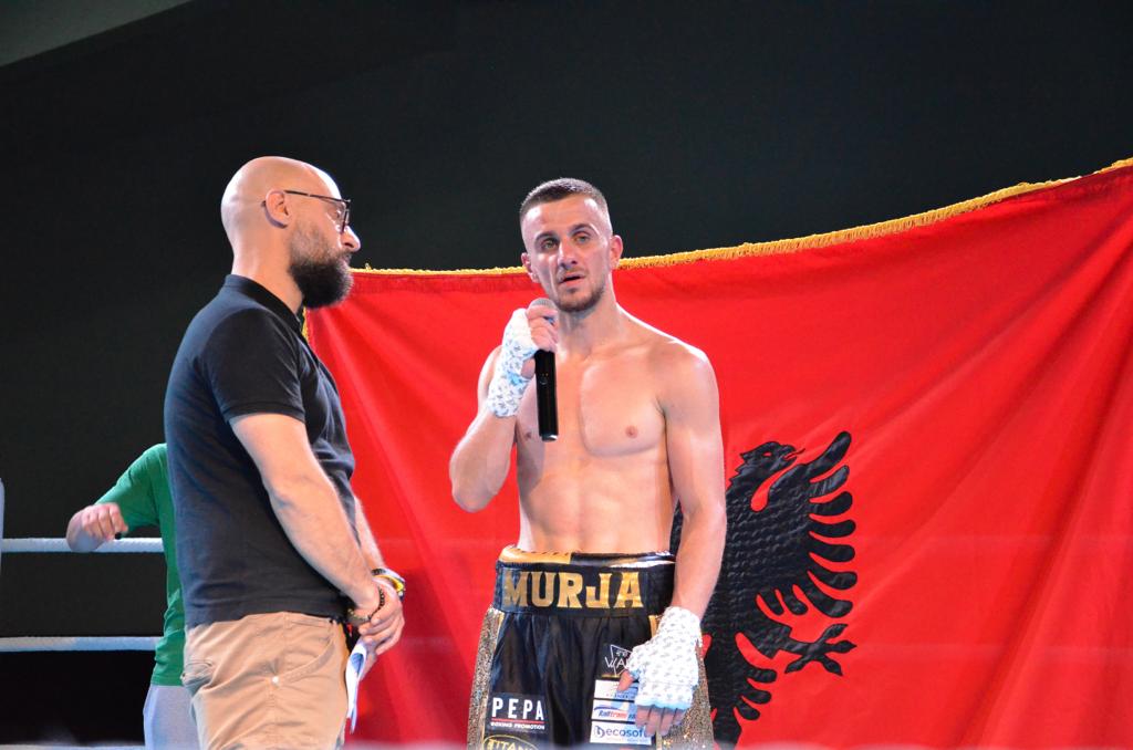Boksieri durrsak Ardit Murja fiton ndeshjen përballë rivalit gjeorgjian: Më pranë titullit të Europës (FOTO)
